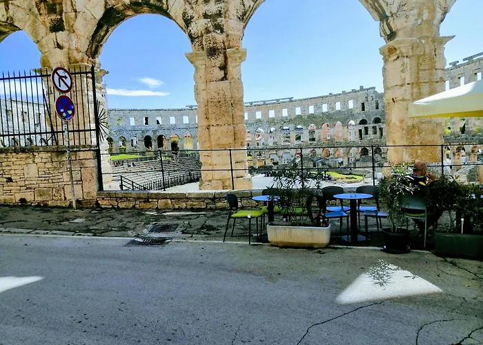 Pula-center Colosseum 公寓